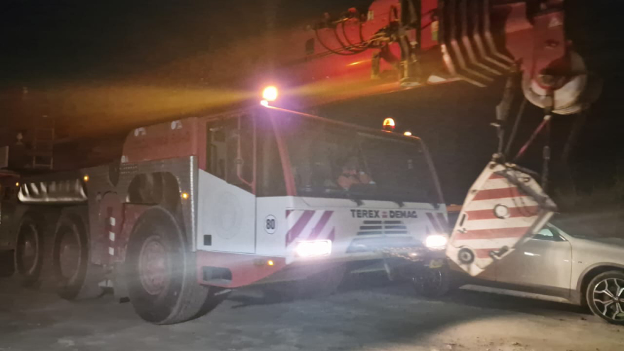 Σύγκρουση τρένων: Ανασύρουν ανθρώπινα μέλη από τα συντρίμμια - Δείτε βίντεο