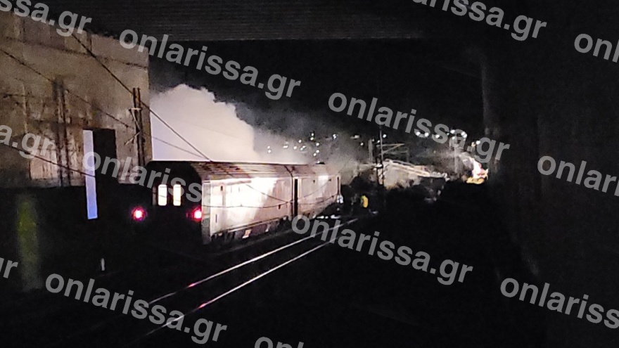 Φονική σύγκρουση τρένων στη Λάρισα - Βίντεο και φωτογραφίες από την τραγωδία