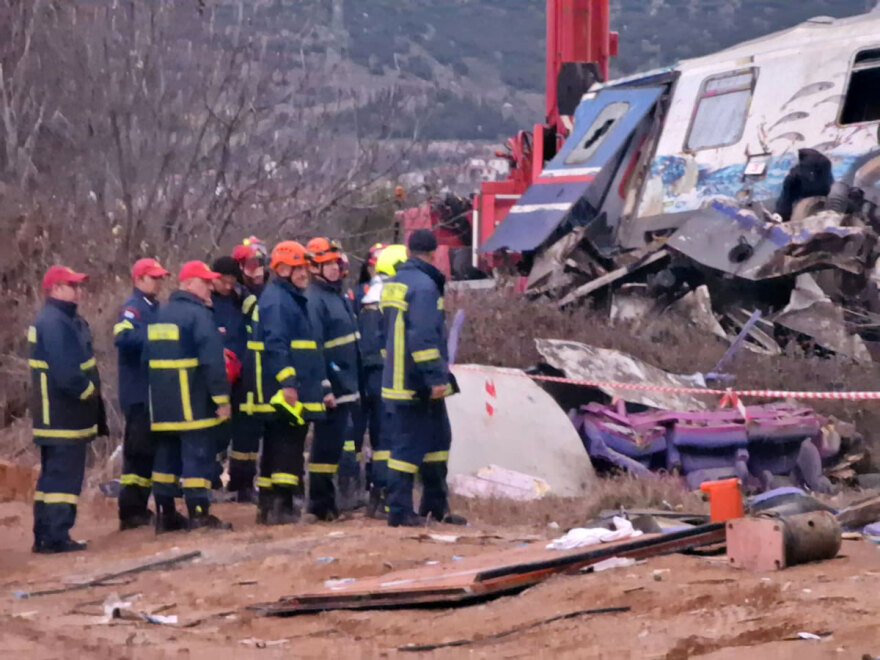 Σύγκρουση τρένων στη Λάρισα: 38 νεκροί και 66 οι τραυματίες, 6 σε ΜΕΘ - Υπάρχουν αγνοούμενοι