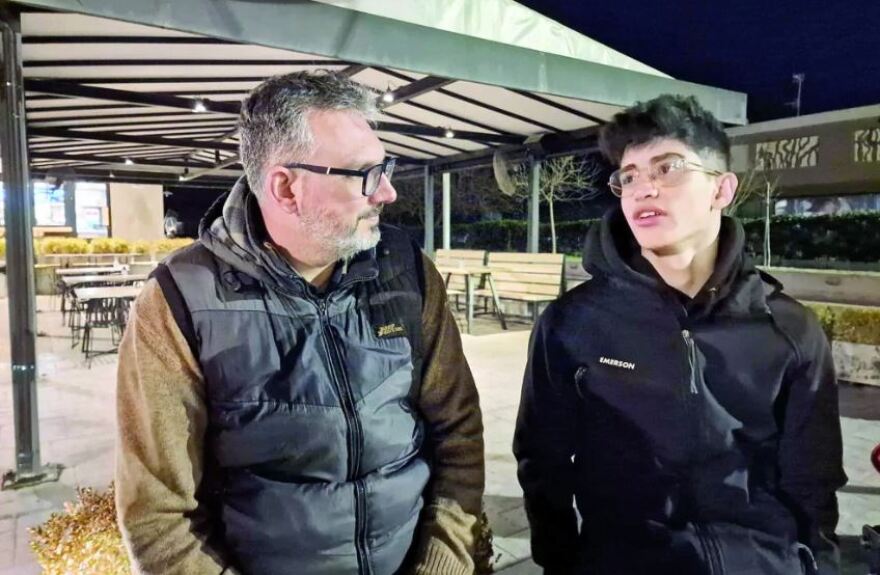 Σύγκρουση τρένων: «Δεν είμαι ήρωας» - Οι δύο νεαροί που έσωσαν δεκάδες άτομα από τα συντρίμμια στα Τέμπη