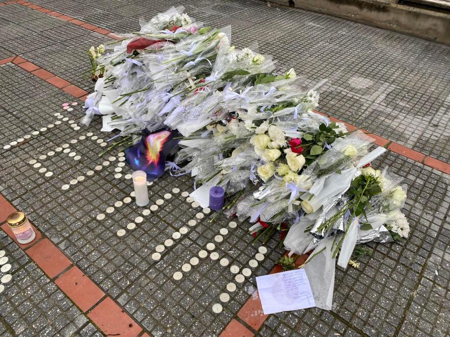 Σύγκρουση τρένων: «Αν τελικά έχεις φύγει, συγγνώμη και σ’ αγαπώ»: Το συγκινητικό γράμμα σε αγνοούμενο επιβάτη