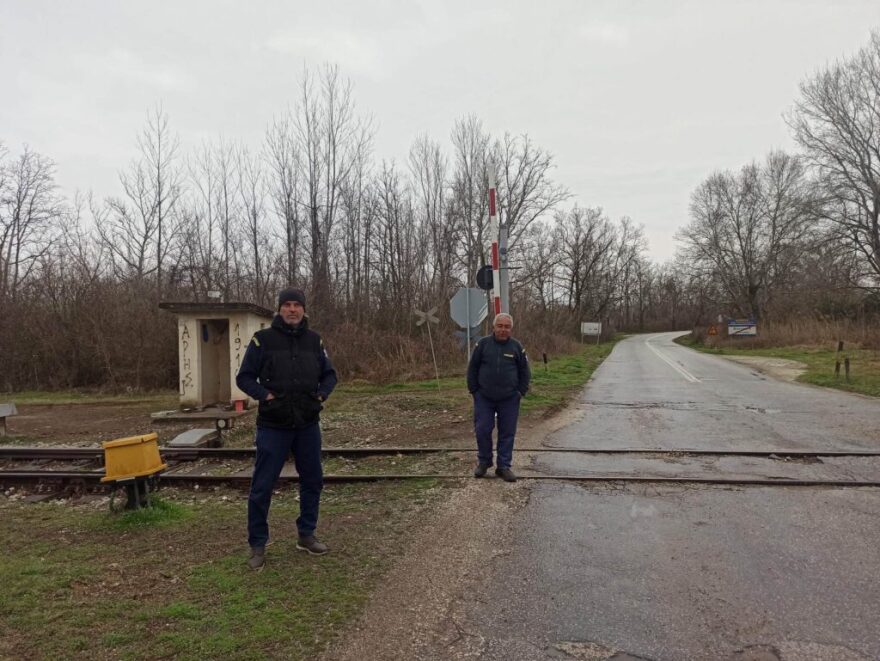 ΕΡΤ: Εταιρεία σεκιούριτι φυλάει σιδηροδρομική διάβαση στις Σέρρες