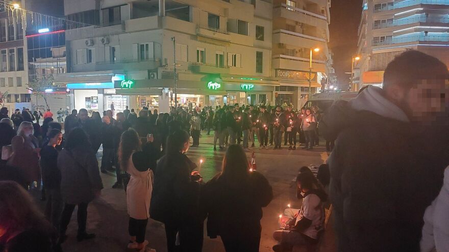 Σύγκρουση τρένων: Σιωπηρή διαμαρτυρία στο Ηράκλειο για το δυστύχημα - «Απαιτούμε την αλήθεια»