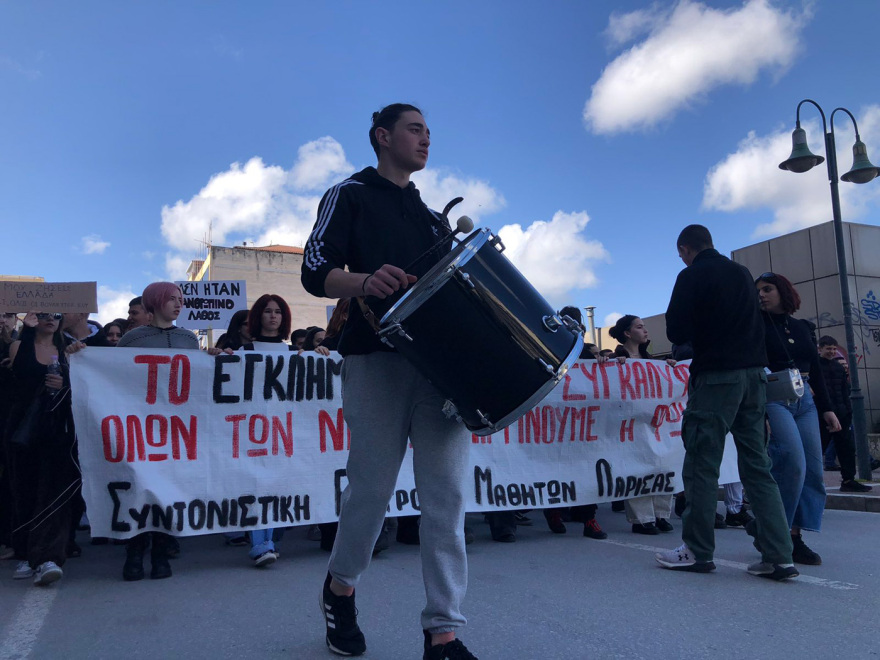 Σύγκρουση τρένων στη Λάρισα: Μαθητές από όλη την Ελλάδα στους δρόμους για την τραγωδία στα Τέμπη