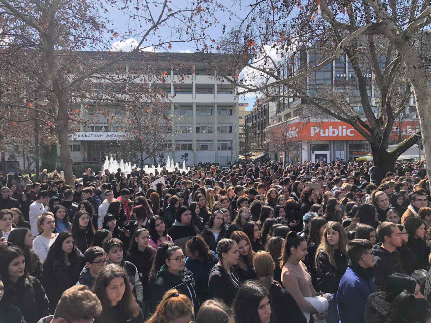 Σύγκρουση τρένων στη Λάρισα: Μαθητές από όλη την Ελλάδα στους δρόμους για την τραγωδία στα Τέμπη