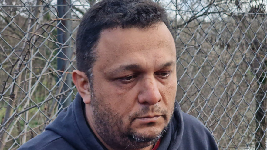 Σύγκρουση τρένων στη Λάρισα: Συγκλονίζουν οι γονείς 22χρονου που αγνοείται - «Η αναμονή μας σκοτώνει, δεν μας λένε τίποτα»