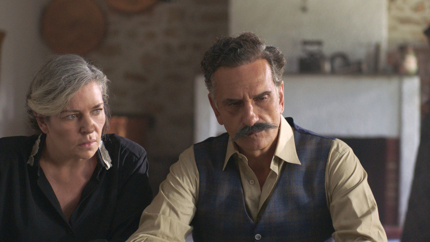 Το βραχιόλι της φωτιάς: Η οικογένεια Κοέν προσπαθεί να επιβιώσει στα χρόνια της γερμανικής κατοχής 