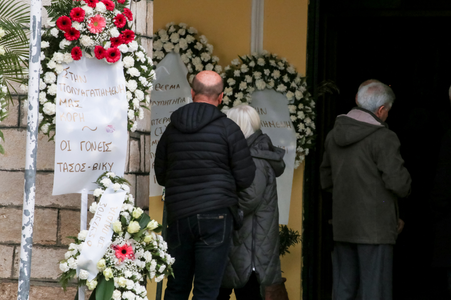 Σύγκρουση τρένων στη Λάρισα: Θλίψη στον Τύρναβο για την 42χρονη Βάγια 