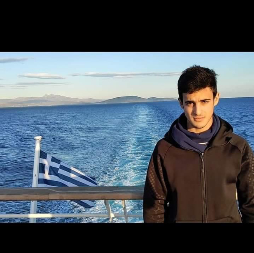 Σύγκρουση τρένων στη Λάρισα: Βυθισμένο στη θλίψη το ΑΠΘ,  πολλοί φοιτητές ανάμεσα στα θύματα 