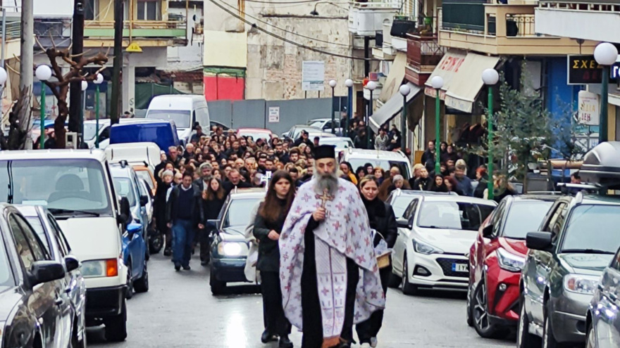 Θρήνος στην κηδεία της 23χρονης Ιφιγένειας στα Γιαννιτσά 