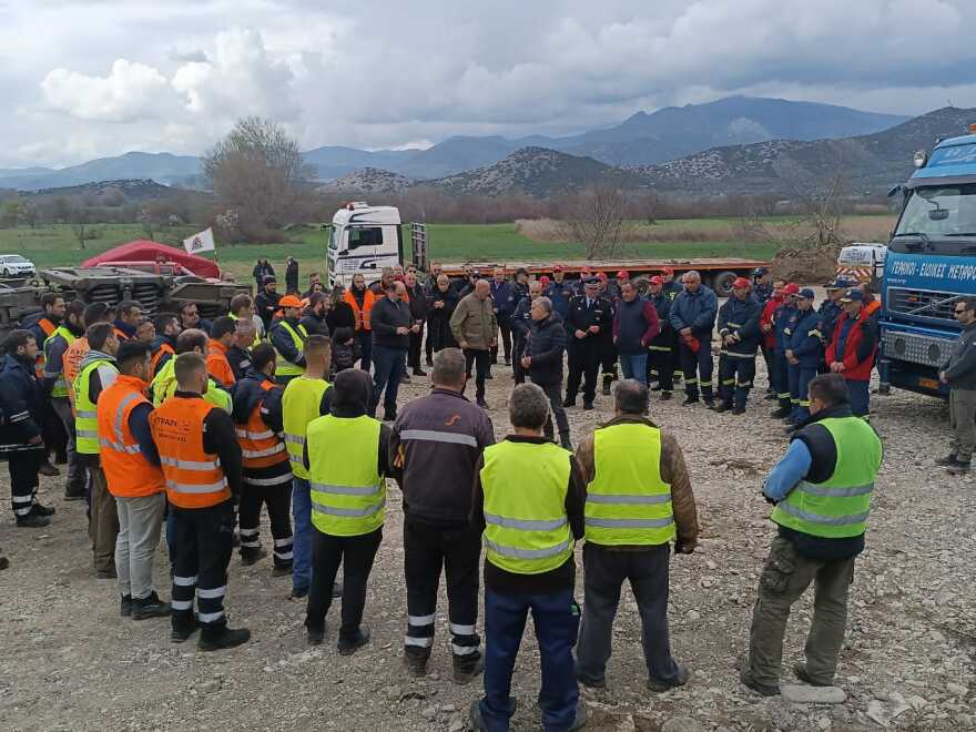 Σύγκρουση τρένων στη Λάρισα: Φόρος τιμής στους νεκρούς στα Τέμπη - Δείτε φωτογραφίες