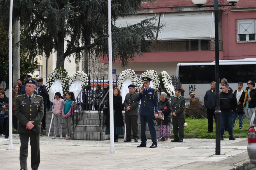 Λάρισα: Θρήνος στην κηδεία της 21χρονης Κλαούντια