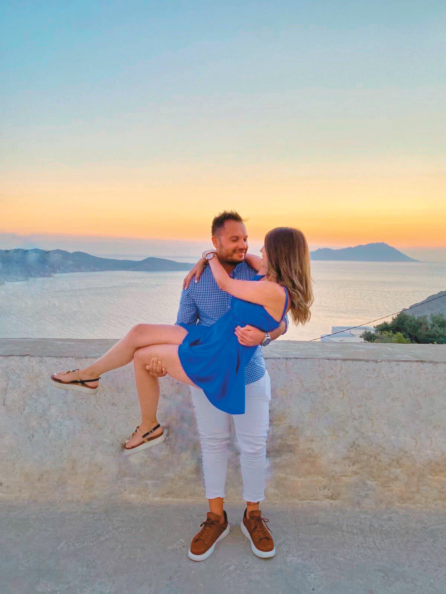 Σύγκρουση τρένων στα Τέμπη: Bασίλη... φεύγω - Οι τραγικές ιστορίες στα συντρίμμια της αμαξοστοιχίας 