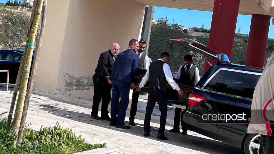 Σύγκρουση τρένων στη Λάρισα: Σπαραγμός στις κηδείες των θυμάτων