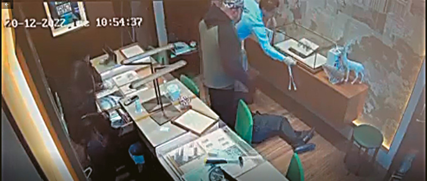 Ληστεία Rolex: Κάμερες, λάθη και DNA πρόδωσαν τους «Ροζ Πάνθηρες»