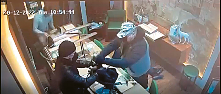 Ληστεία Rolex: Κάμερες, λάθη και DNA πρόδωσαν τους «Ροζ Πάνθηρες»