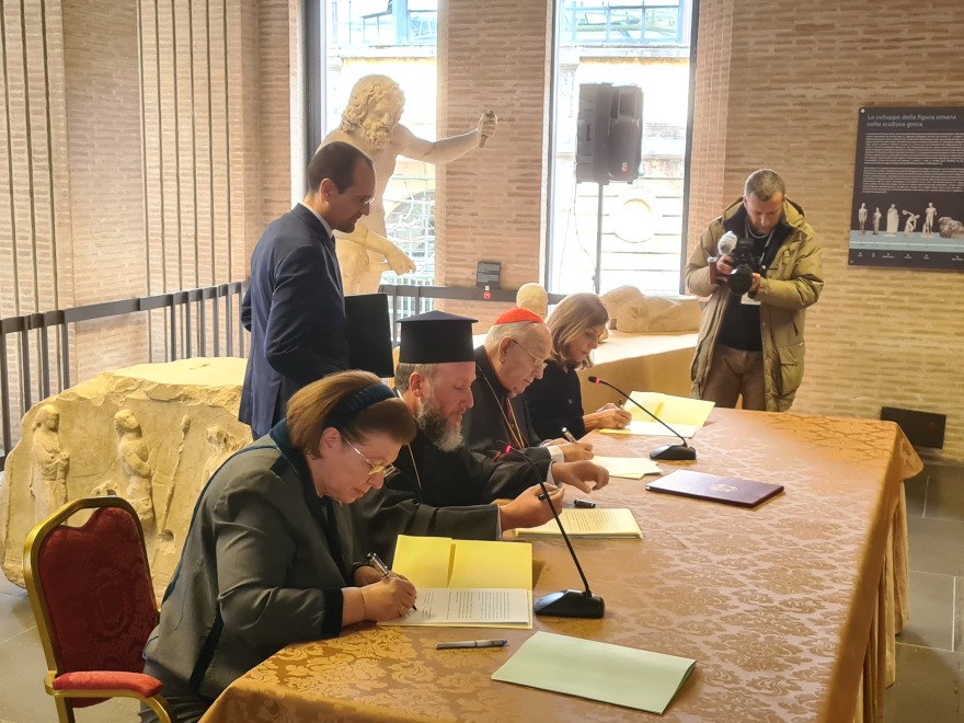 Γλυπτά του Παρθενώνα: Υπεγράφη στο Βατικανό η συμφωνία για την επιστροφή τριών θραυσμάτων 