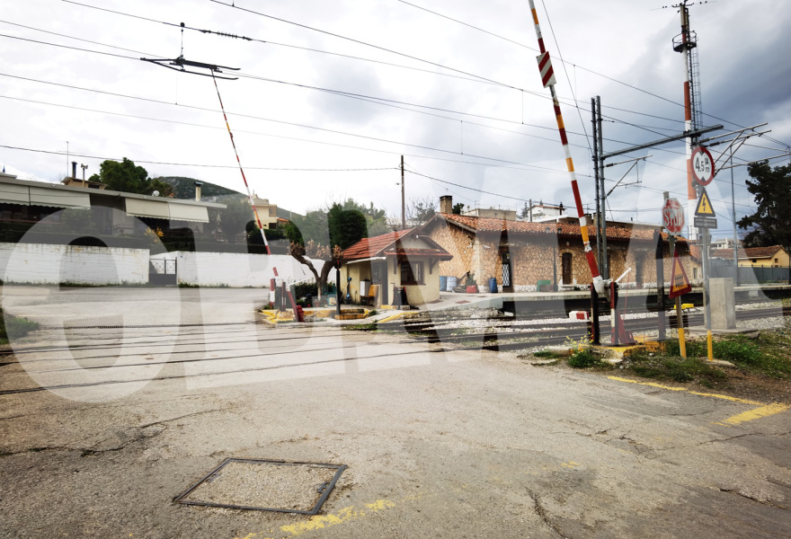 Σύγκρουση τρένων: Υπάλληλοι security με δύο μήνες εκπαίδευση ελέγχουν τις σιδηροδρομικές διαβάσεις στον Αυλώνα