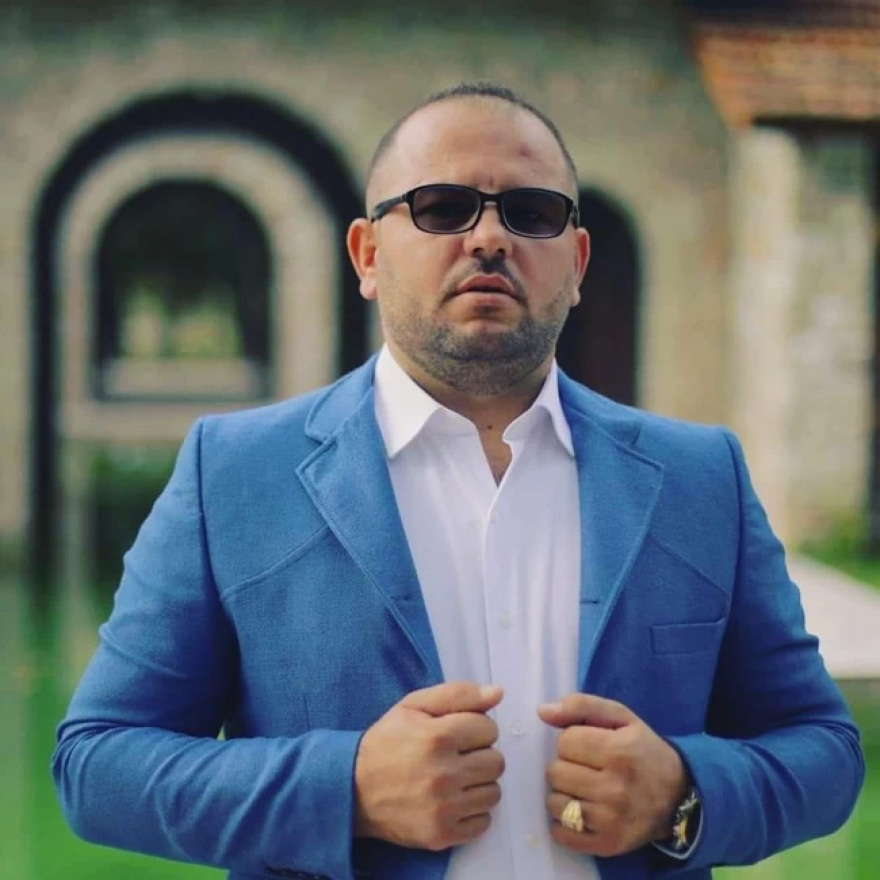 Arian Begaj: Πέντε χρόνια φυλάκιση στον Αλβανό λαϊκό τραγουδιστή που διακινούσε κοκαΐνη στην Αθήνα