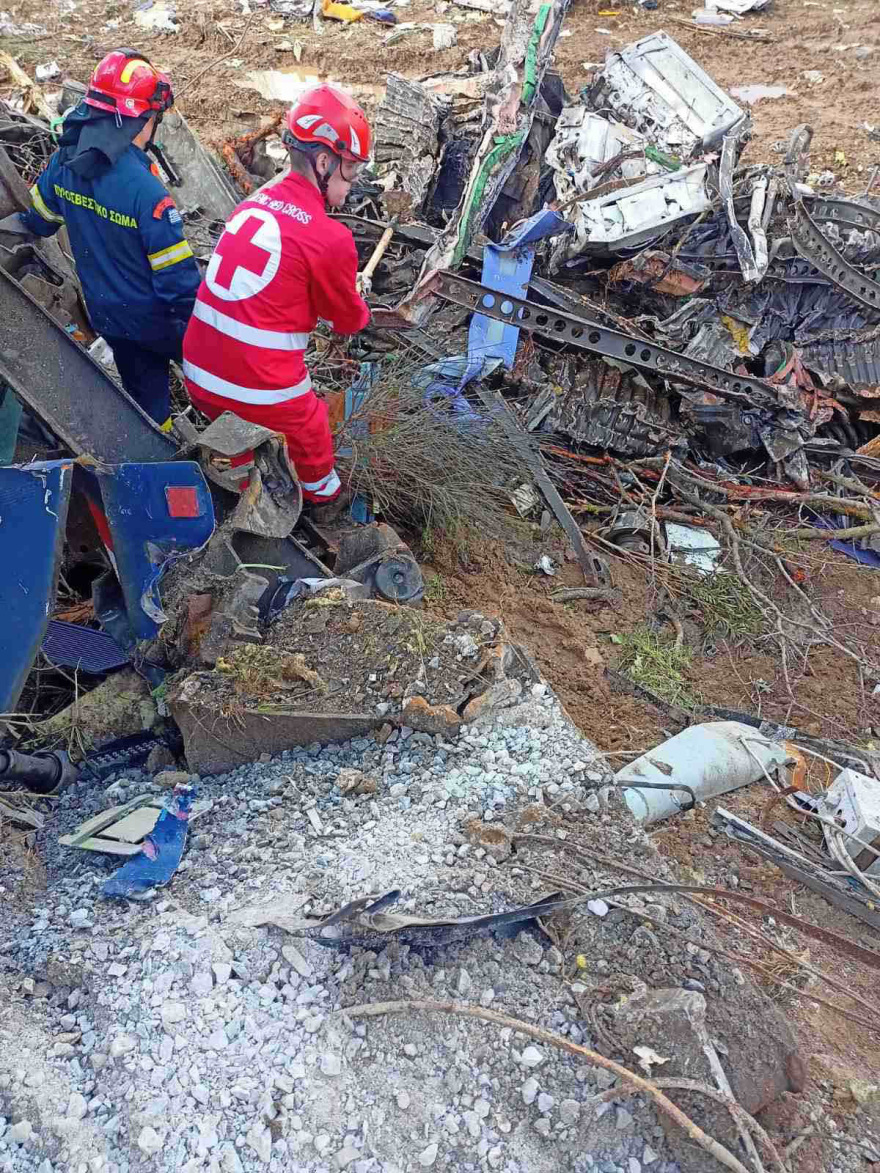 Σύγκρουση τρένων στα Τέμπη: «Αντικρίσαμε μία φρίκη» - Τι περιγράφει εθελοντής διασώστης