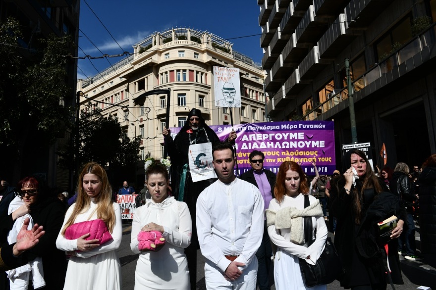 Απεργία σήμερα: Εργαζόμενοι, φοιτητές και μαθητές στο συλλαλητήριο στην Αθήνα για την τραγωδία των Τεμπών