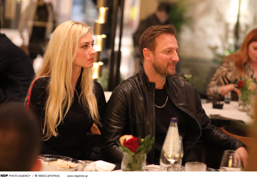 Κώστας Καραφώτης: Φωτογραφίες από την πρώτη του εμφάνιση με τη σύντροφό του, Κάτια Μάνου