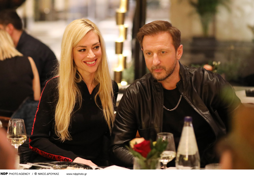 Κώστας Καραφώτης: Φωτογραφίες από την πρώτη του εμφάνιση με τη σύντροφό του, Κάτια Μάνου