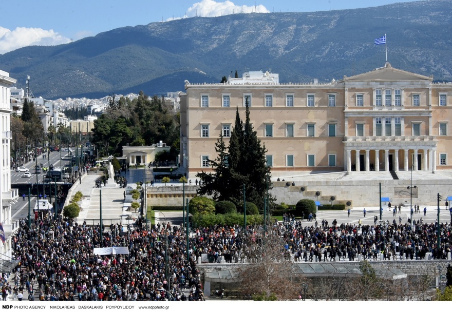 Πορεία για τα Τέμπη: Οι Έλληνες ηθοποιοί στο συλλαλητήριο - Δείτε φωτογραφίες και βίντεο