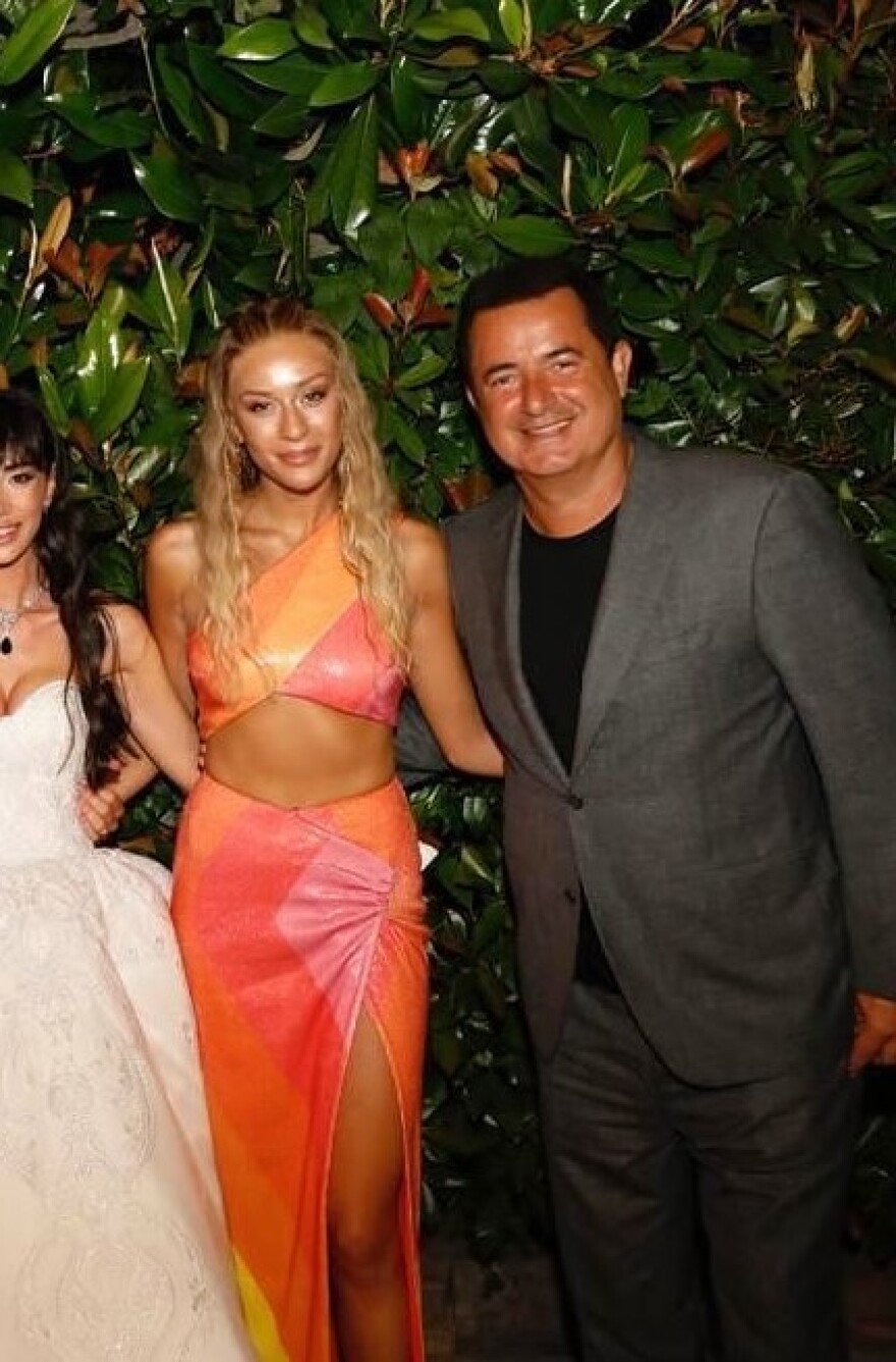 Ατζούν Ιλίτζαλι: Θα γίνει για πέμπτη φορά πατέρας  