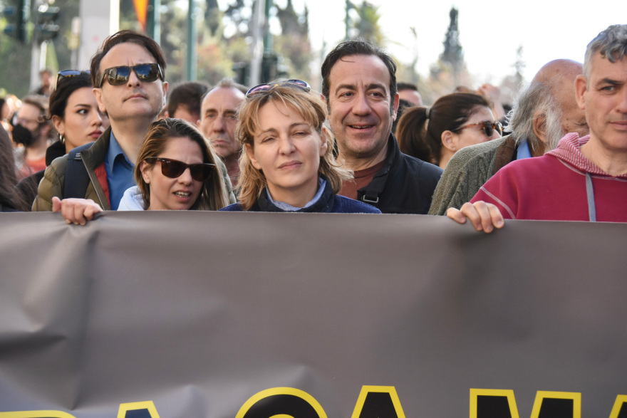 Πορεία για τα Τέμπη: Οι Έλληνες ηθοποιοί στο συλλαλητήριο - Δείτε φωτογραφίες και βίντεο