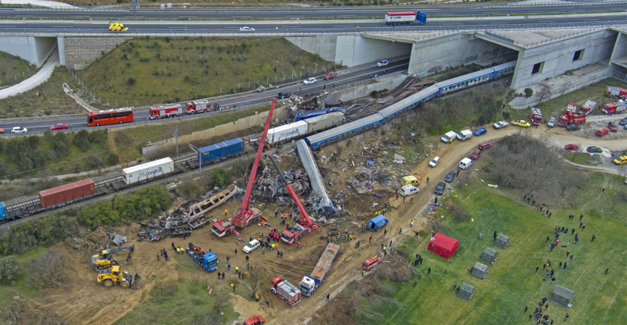 Τραγωδία στα Τέμπη: Ο σταθμάρχης αγνόησε 4 «ασφαλιστικές δικλίδες» 