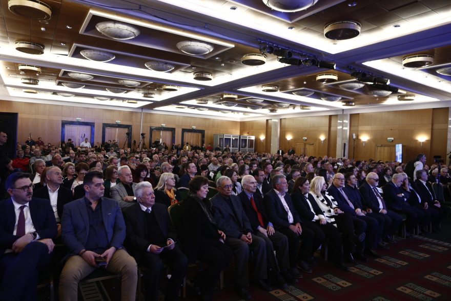 Συνέδριο ΓΣΕΕ: Στη σκιά της τραγωδίας των Τεμπών άνοιξε αυλαία το 38ο συνέδριο 