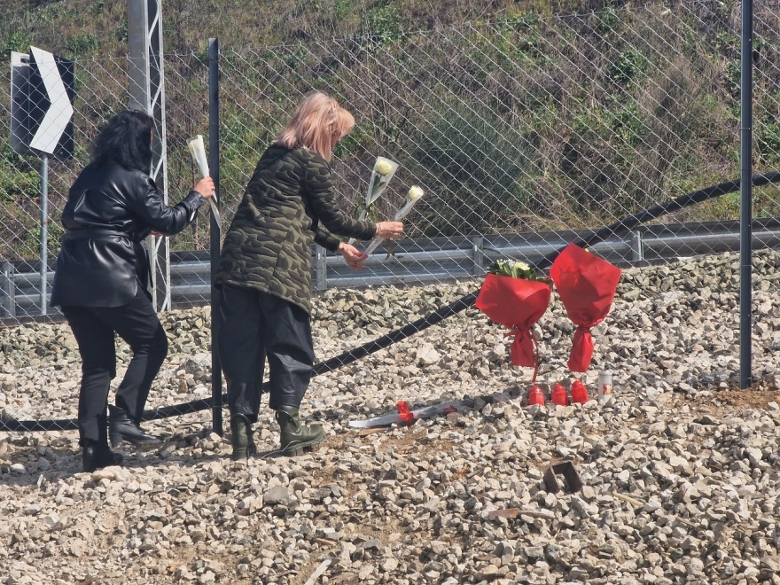 Σύγκρουση τρένων στη Λάρισα: Τρισάγιο στα Τέμπη για τα θύματα της τραγωδίας