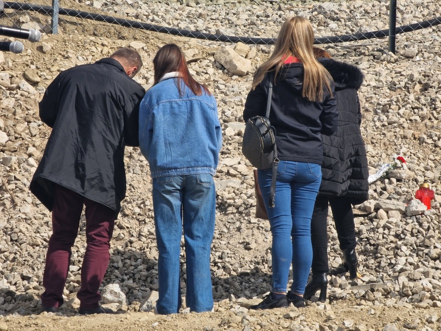 Σύγκρουση τρένων στη Λάρισα: Τρισάγιο στα Τέμπη για τα θύματα της τραγωδίας