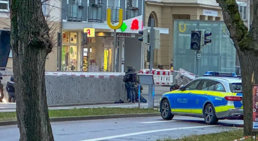 Γερμανία: Η αστυνομία εισέβαλε στο φαρμακείο όπου κρατούνταν οι όμηροι - Συνελήφθη ο ύποπτος
