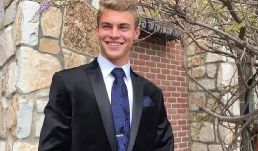 ΗΠΑ: «Όπλο, όπλο, όπλο» - Η στιγμή που 5 αστυνομικοί στη Γιούτα ρίχνουν «βροχή» τις σφαίρες σε 25χρονο