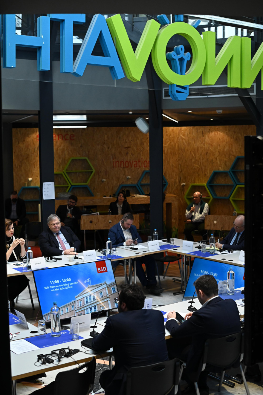 Ευρωπαίοι Σοσιαλιστές - Βενιζέλος: Όλοι οι πολίτες απαιτούν να διερευνηθεί το δυστύχημα από ανεξάρτητες επιτροπές