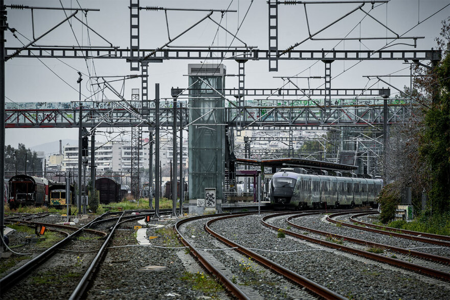 Τραγωδία στα Τέμπη: Η επεισοδιακή σχέση του ΟΣΕ με την Hellenic Train - «Μπαλάκι» οι ευθύνες