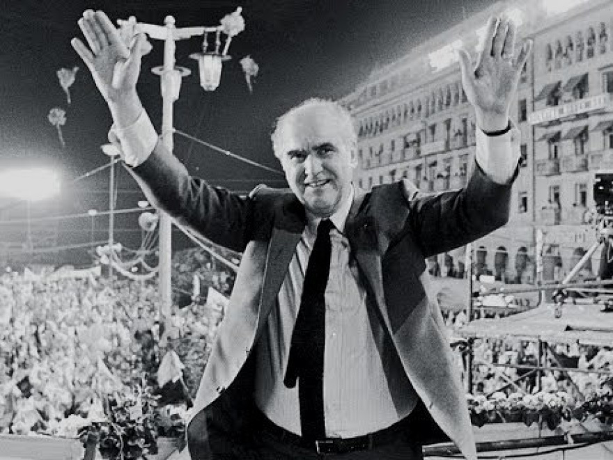 Το ΠΑΣΟΚ και η οικονομία (1981-1989): Το ΑΕΠ, το χρέος και οι δημόσιοι υπάλληλοι