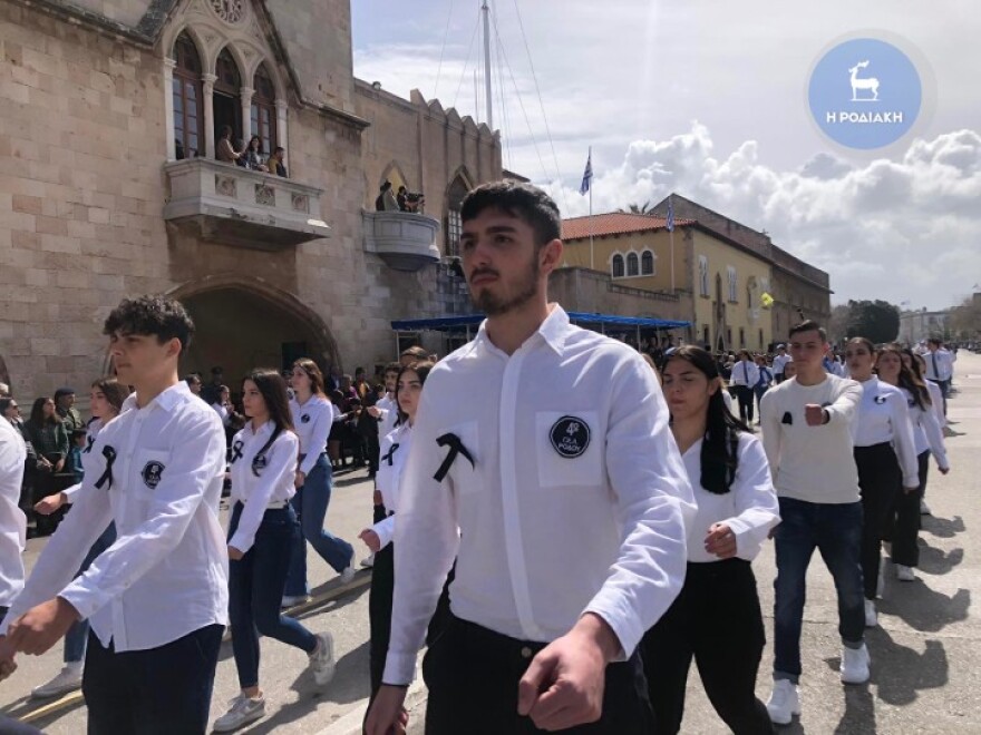 Ρόδος: Μεγαλοπρεπής παρέλαση για την 75η επέτειο από την ενσωμάτωση της Δωδεκανήσου στην Ελλάδα