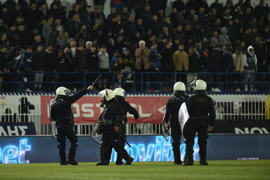 Ατρόμητος - Παναθηναϊκός: Προσωρινή  διακοπή λόγω επεισοδίων στο Περιστέρι!