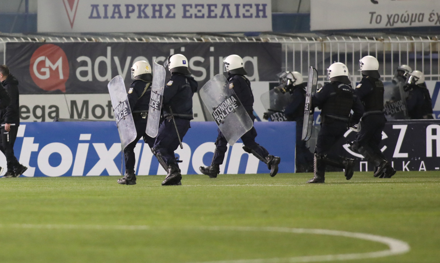 Ατρόμητος - Παναθηναϊκός: Προσωρινή  διακοπή λόγω επεισοδίων στο Περιστέρι!