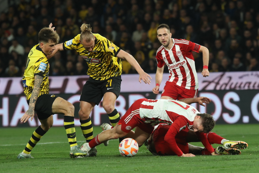 Super League 1, ΑΕΚ-Ολυμπιακός 1-3: Ερυθρόλευκο πάρτι -  Δείτε τα γκολ 