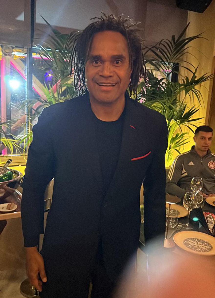 Ολυμπιακός: 3.000 οπαδοί στου Ρέντη και δείπνο Μαρινάκη στους παίχτες μετά το 3-1 επί της ΑΕΚ στη Ν. Φιλαδέλφεια