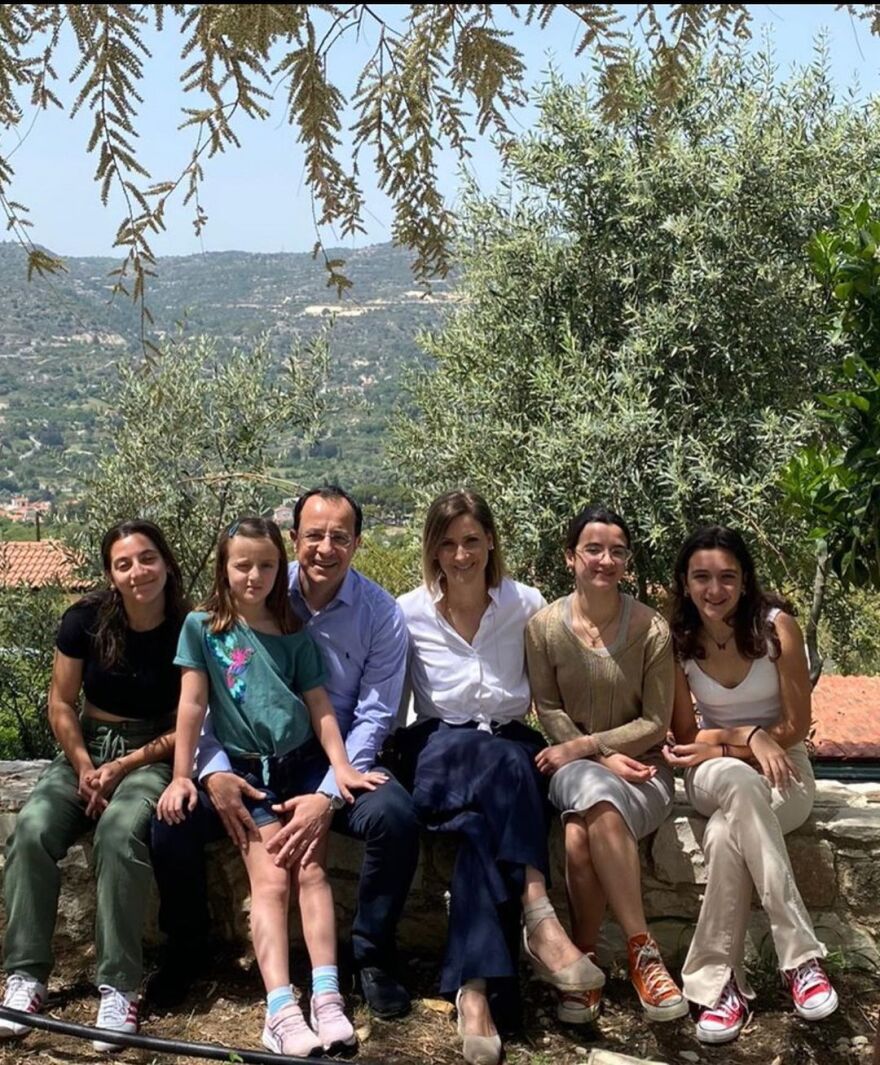 Νίκος Χριστοδουλίδης: Ο νέος πρόεδρος της Κύπρου είναι πολύτεκνος, θρήσκος και instagramer