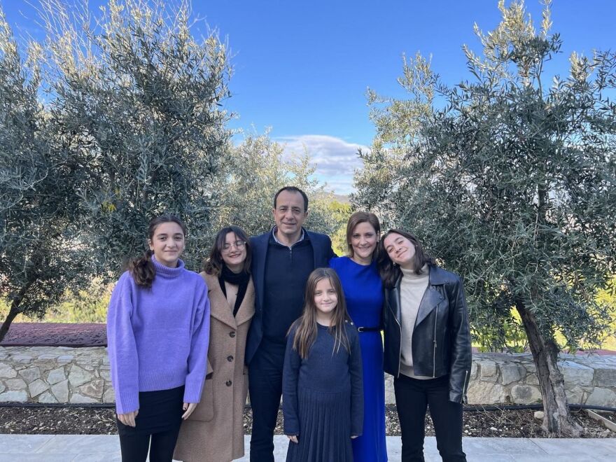 Νίκος Χριστοδουλίδης: Ο νέος πρόεδρος της Κύπρου είναι πολύτεκνος, θρήσκος και instagramer