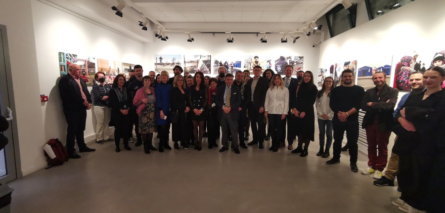 Γιατροί του Κόσμου: Πραγματοποιήθηκαν τα εγκαίνια της έκθεσης φωτογραφίας «Leaving behind» στη Θεσσαλονίκη