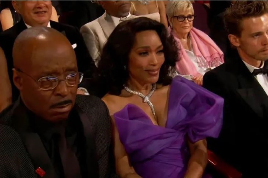 Όσκαρ 2023: Η Άντζελα Μπάσετ δεν φάνηκε να χάρηκε με το Όσκαρ της Κέρτις - Δεν χειροκρότησε την «αντίπαλό» της