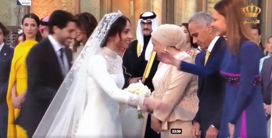 Ιορδανία: Η βασιλική τιάρα, το πρωτόκολλο και οι στιγμές που ξεχώρισαν στον γάμο της πριγκίπισσας 