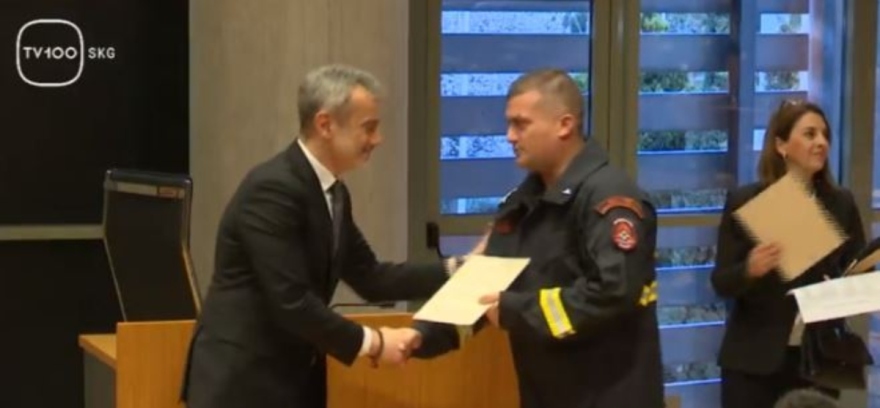Θεσσαλονίκη: Βραβεύτηκαν διασώστες της ΕΜΑΚ και του ΕΚΑΒ για τη συνδρομή τους σε Τουρκία και Τέμπη - Δείτε φωτογραφίες